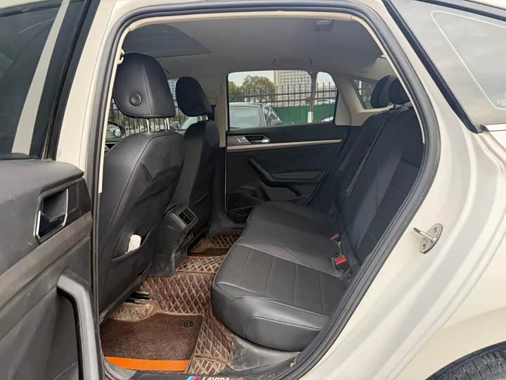 Фото 8 - Volkswagen Lavida