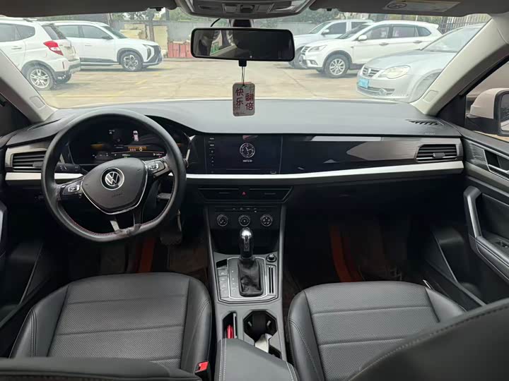 Фото 9 - Volkswagen Lavida