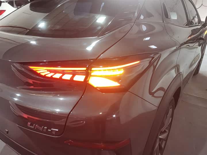 Фото 8 - Changan UNI-T