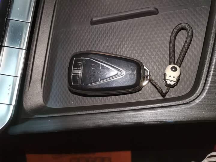 Фото 9 - Changan UNI-T