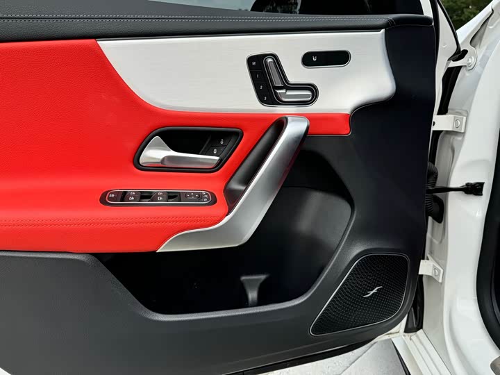 Фото 4 - Mercedes-Benz A-Class AMG