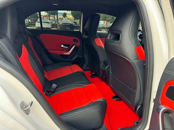 Фото 7 - Mercedes-Benz A-Class AMG