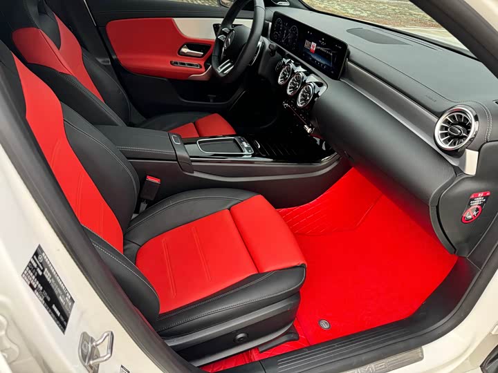 Фото 8 - Mercedes-Benz A-Class AMG