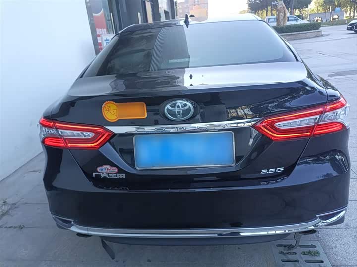 Фото 6 - Toyota Camry