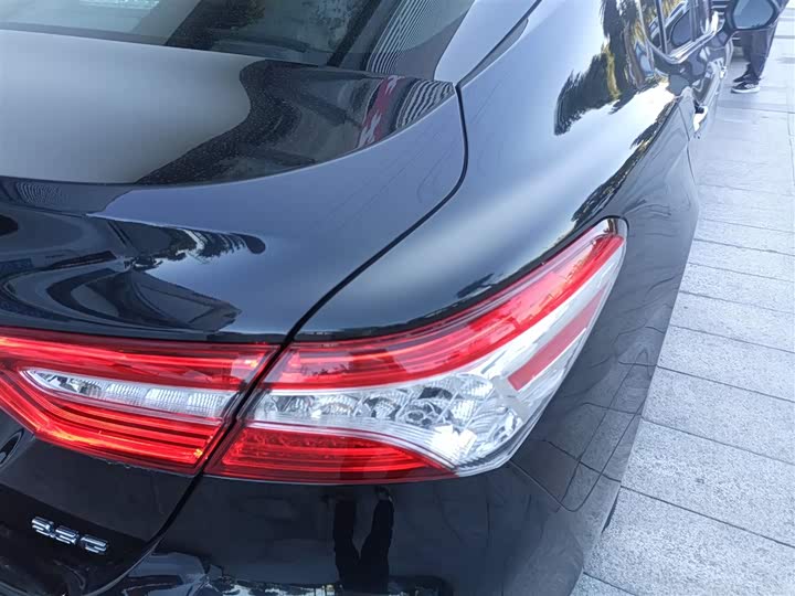 Фото 8 - Toyota Camry