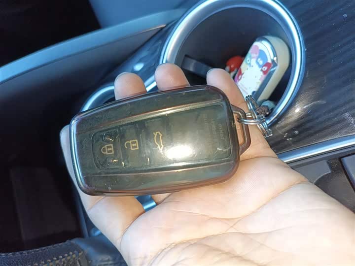 Фото 9 - Toyota Camry