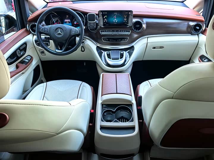 Фото 3 - Mercedes-Benz V-Class