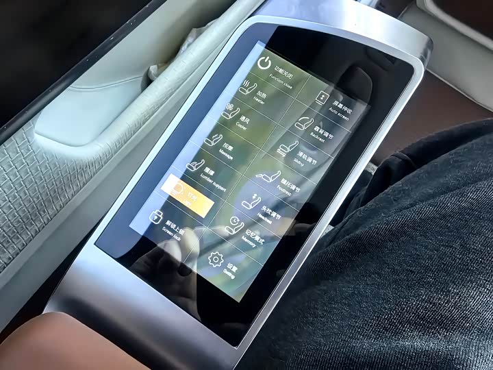 Фото 8 - Mercedes-Benz V-Class