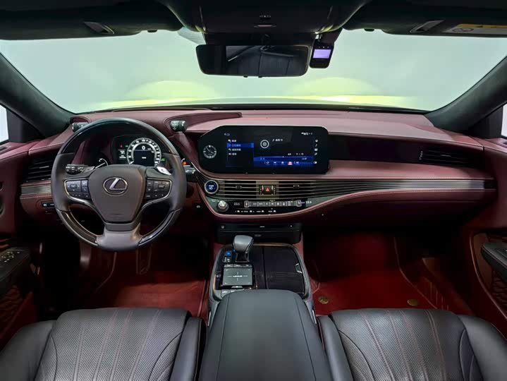 Фото 4 - Lexus LS