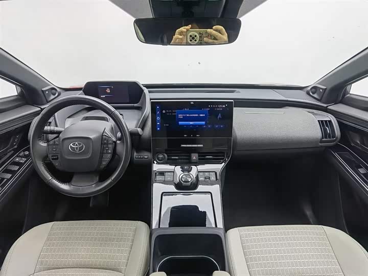 Фото 5 - Toyota bZ4X