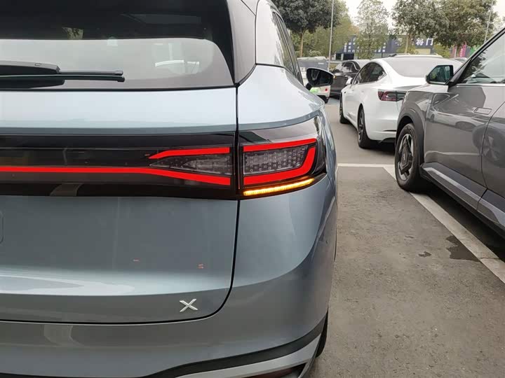 Фото 8 - Volkswagen ID.4 X