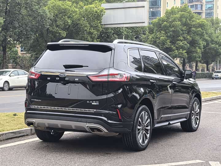 Фото 4 - Ford Edge