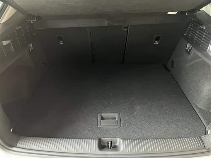 Фото 4 - Audi Q2L