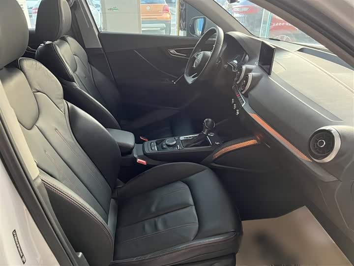 Фото 6 - Audi Q2L