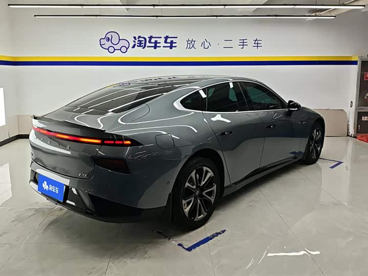 Фото 3 - XPeng P7