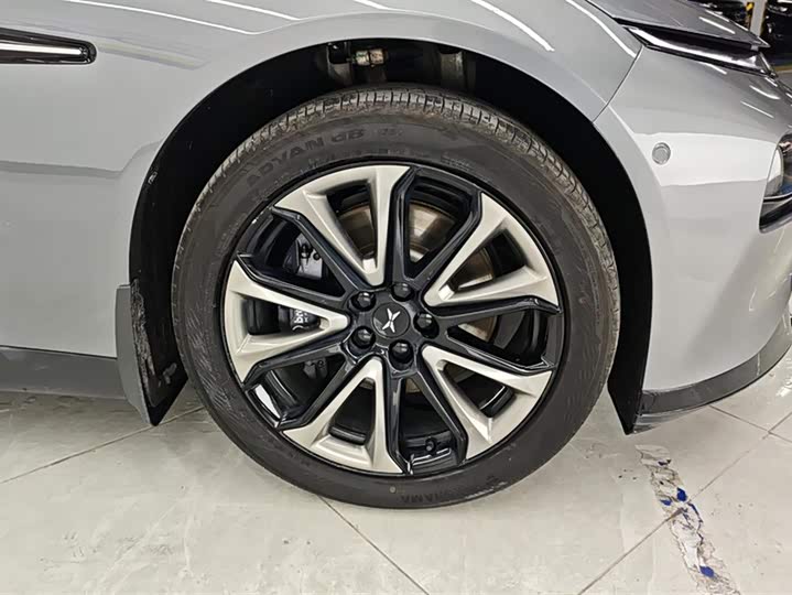 Фото 6 - XPeng P7