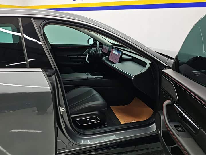 Фото 8 - XPeng P7