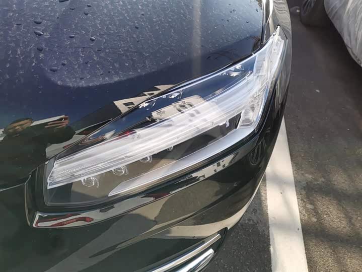 Фото 5 - Volvo XC90