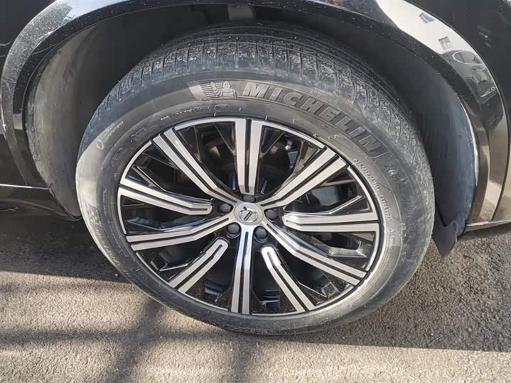 Фото 6 - Volvo XC90