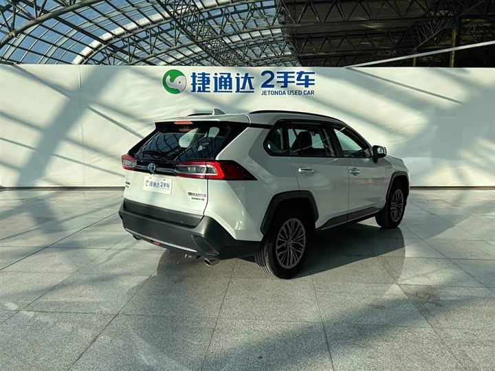 Фото 2 - Toyota Wildlander