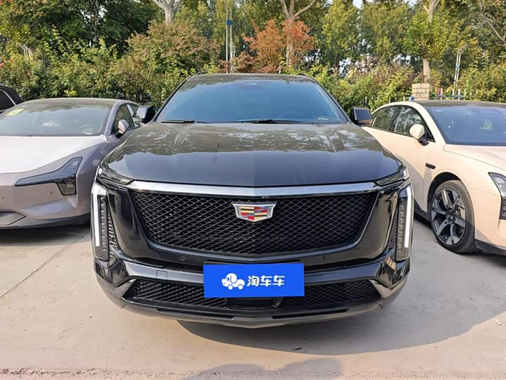 Фото 2 - Cadillac XT5