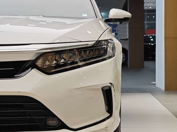 Фото 2 - Honda Inspire