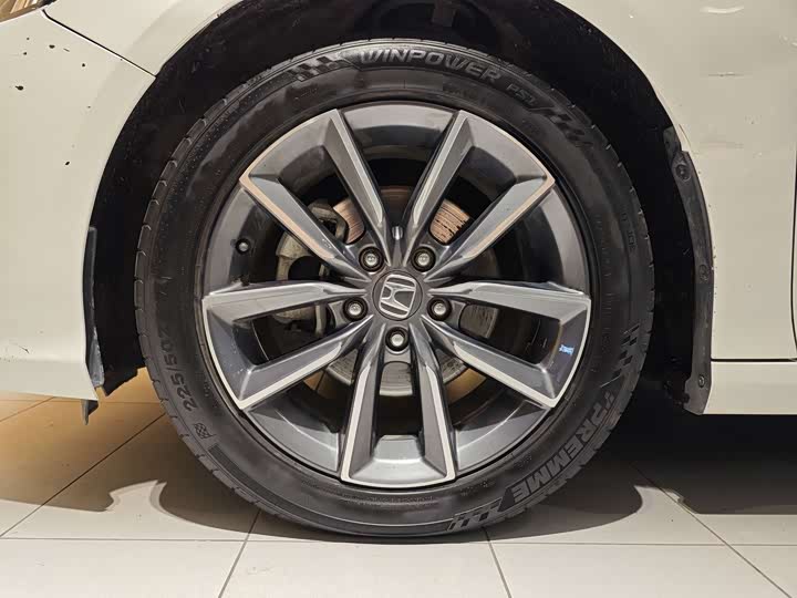 Фото 5 - Honda Inspire