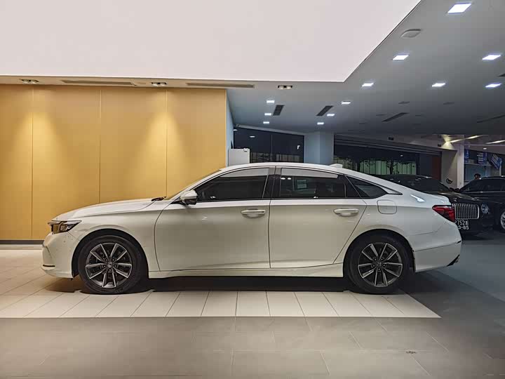 Фото 6 - Honda Inspire