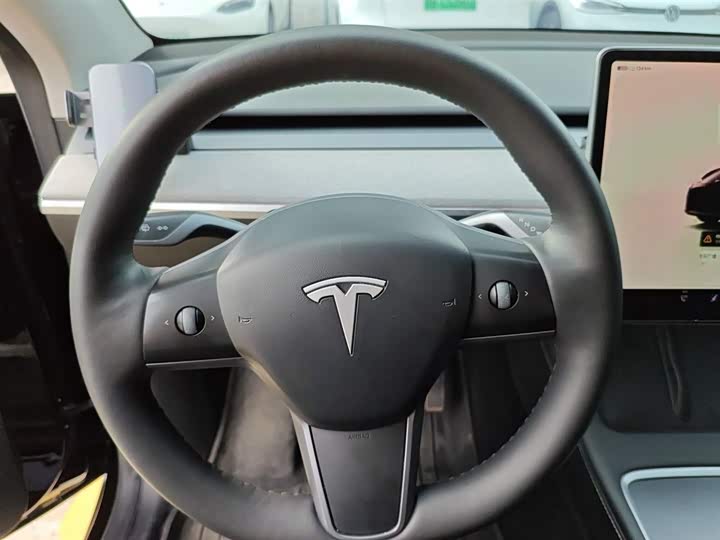 Фото 3 - Tesla Model Y