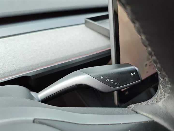 Фото 6 - Tesla Model Y