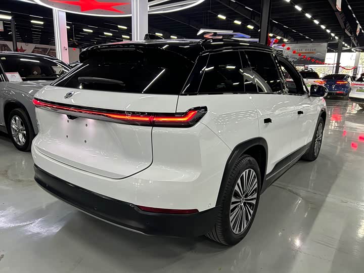 Фото 2 - Nio ES7