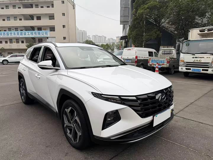 Фото 1 - Hyundai Tucson L