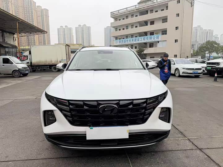 Фото 2 - Hyundai Tucson L