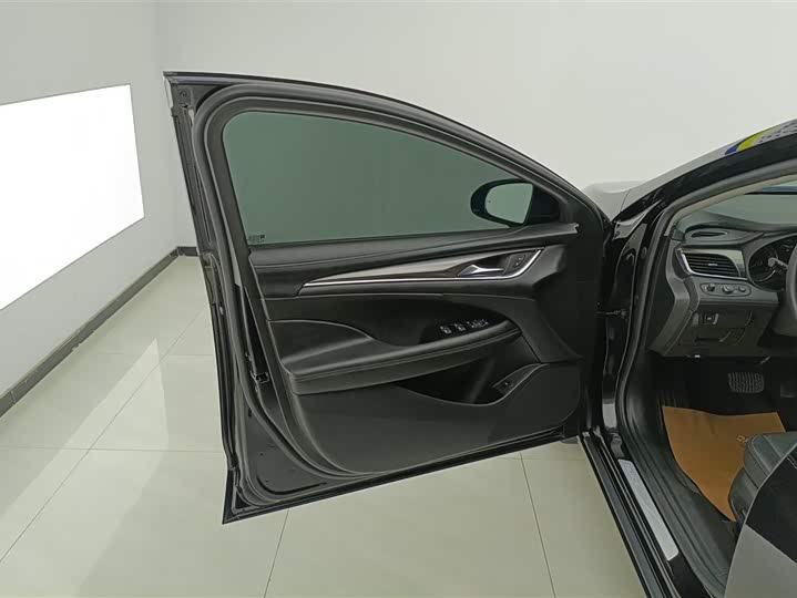 Фото 7 - Buick LaCrosse