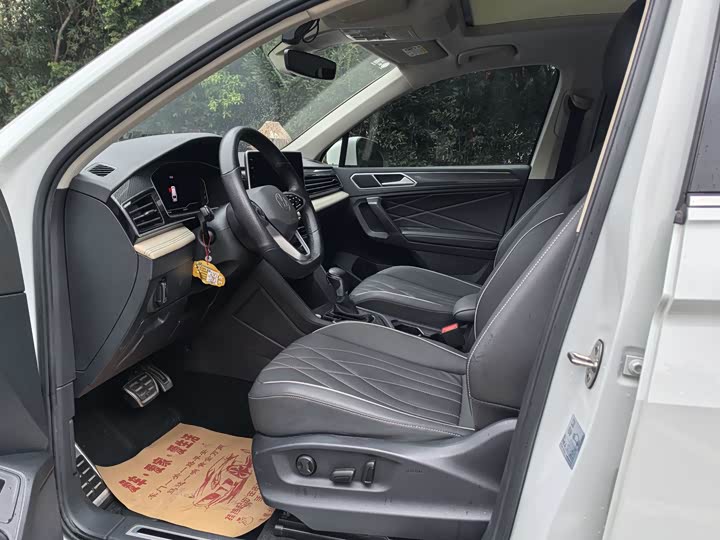 Фото 5 - Volkswagen Tiguan L Pro