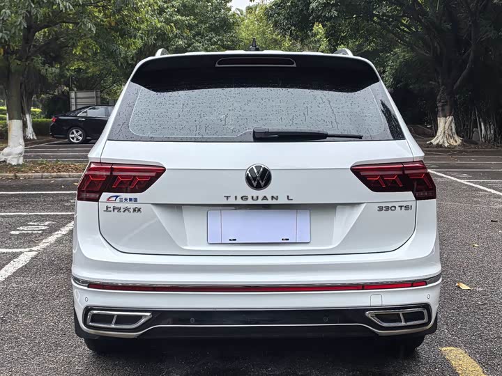 Фото 8 - Volkswagen Tiguan L Pro