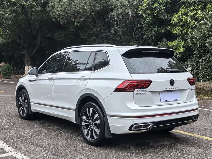 Фото 9 - Volkswagen Tiguan L Pro