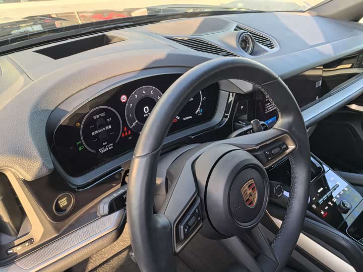 Фото 2 - Porsche Cayenne