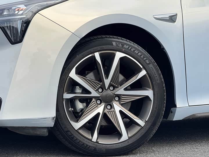 Фото 6 - GAC Aion S Plus