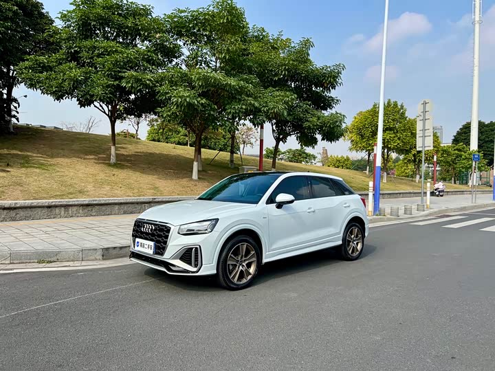 Фото 1 - Audi Q2L