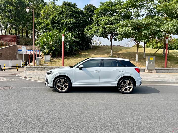 Фото 4 - Audi Q2L