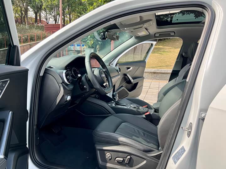 Фото 6 - Audi Q2L