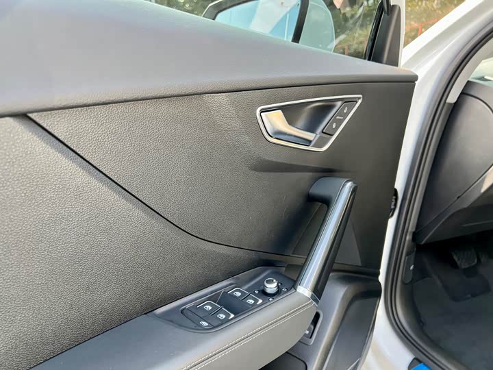 Фото 8 - Audi Q2L