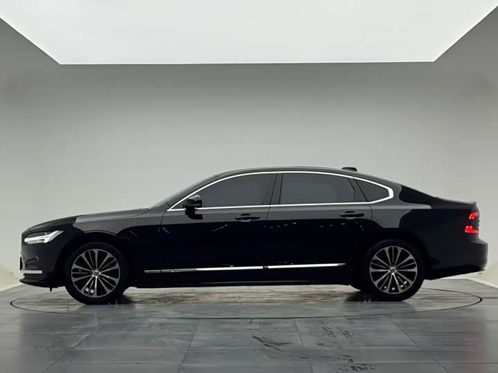 Фото 7 - Volvo S90
