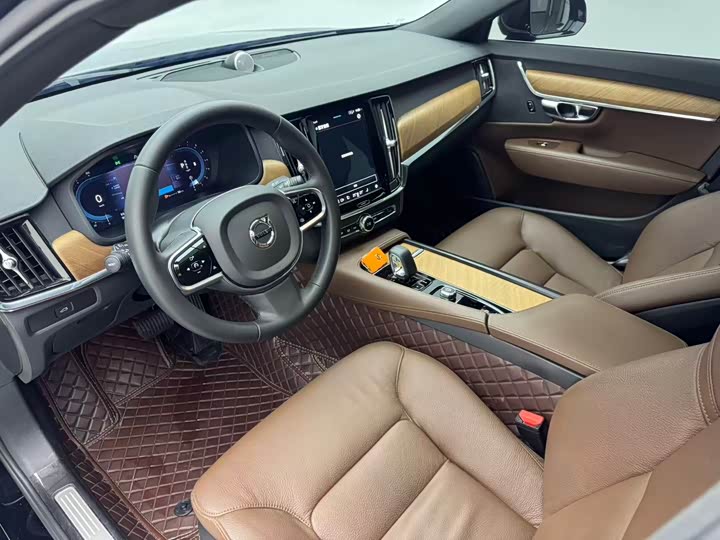 Фото 8 - Volvo S90