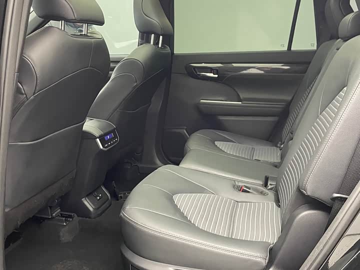 Фото 5 - Toyota Crown Kluger