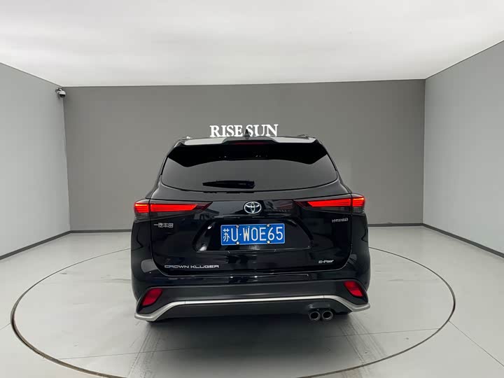 Фото 8 - Toyota Crown Kluger