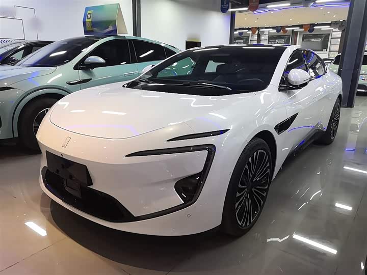 Фото 1 - Avatr 12