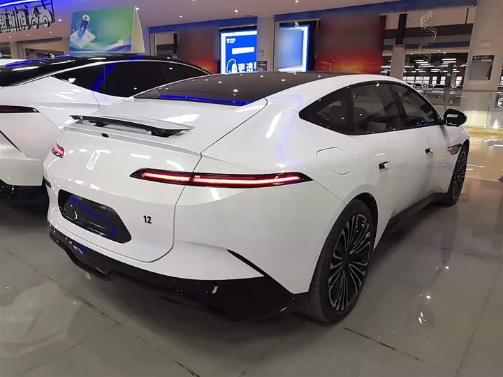 Фото 7 - Avatr 12