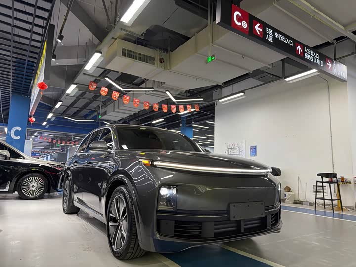 Фото 3 - LiXiang L8